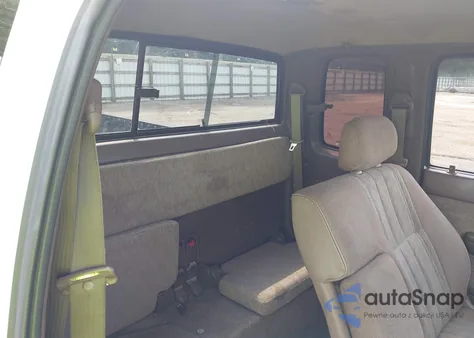 1998 Toyota Tacoma Base V6 z USA, uszkodzony, nr VIN 4TAWN72N7WZ087201